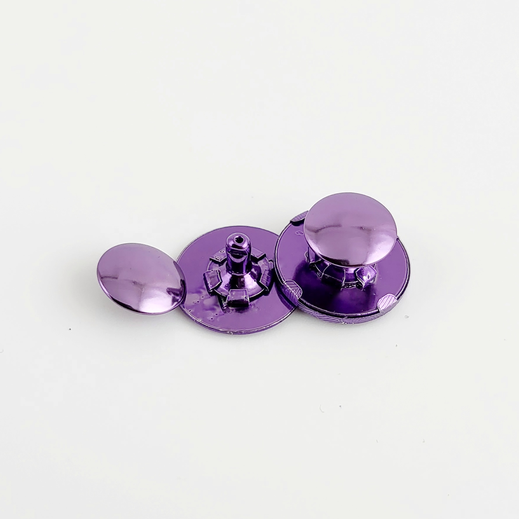 18mm Magnet – Rivet Back – Purple