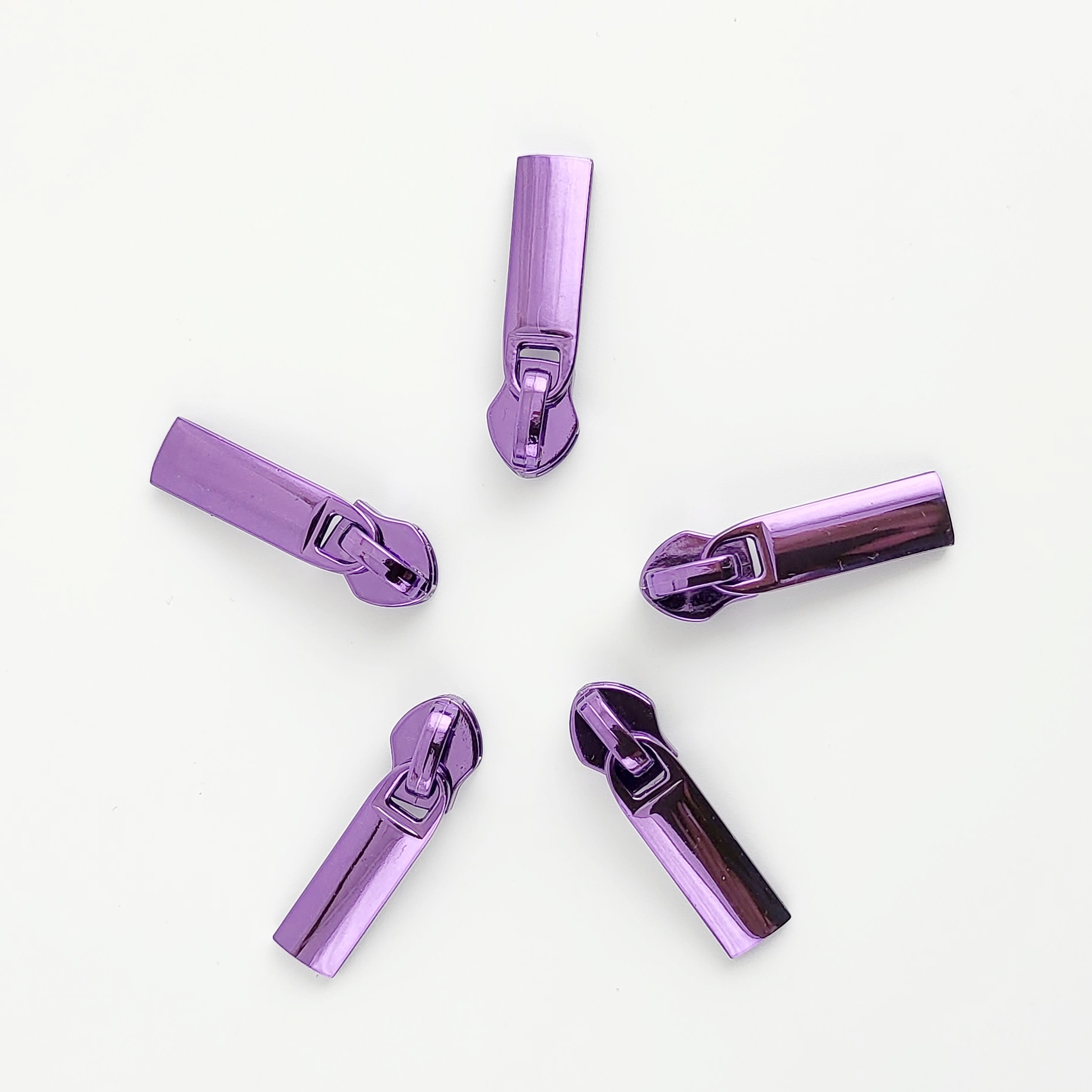 Sleek Zipper Pull – Purple